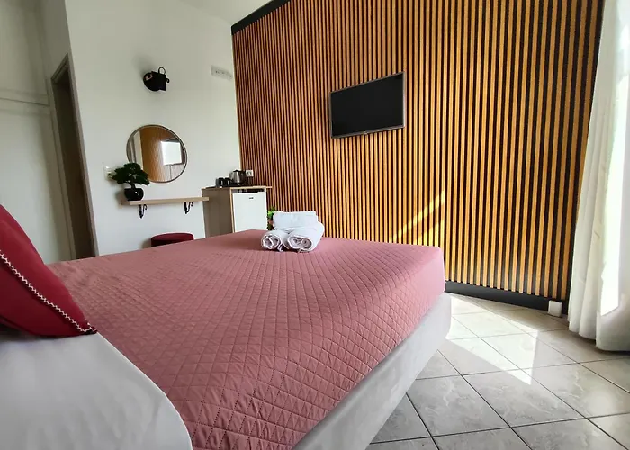 Nemesis Apartmanhotel Fíra