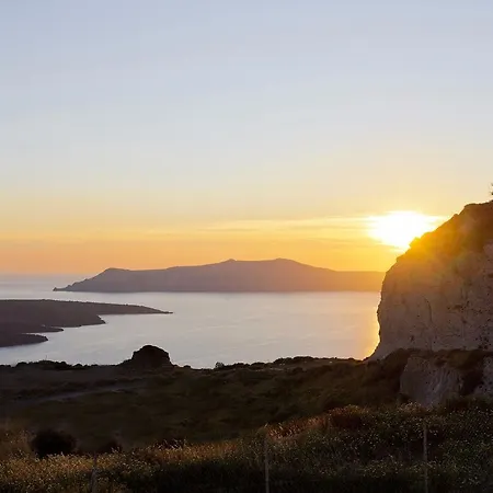 Nemesis Aparthotel Fira (Santorini)
