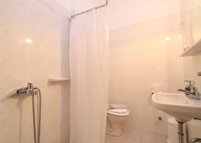 نيميسيس ثيرا