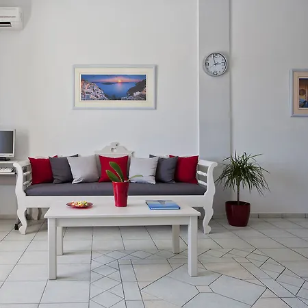 Ξενοδοχείο με διαμερίσματα νέμεσις 4*