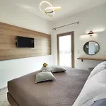 نيميسيس شقة فندقية ثيرا