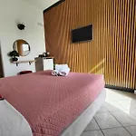 نيميسيس شقة فندقية ثيرا