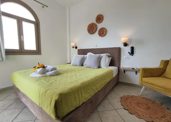 Nemesis Aparthotel Fira (Santorini)