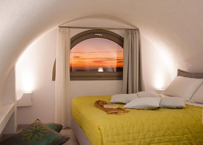 Nemesis Fira (Santorini)